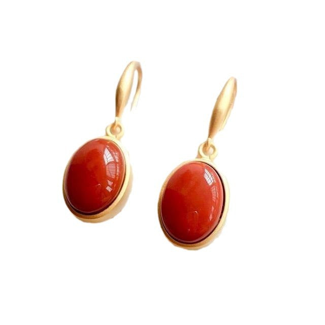 Classic Gold Earring with Timeless Appeal