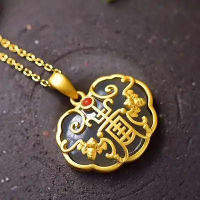 Charming Gold Pendant for Any Occasion