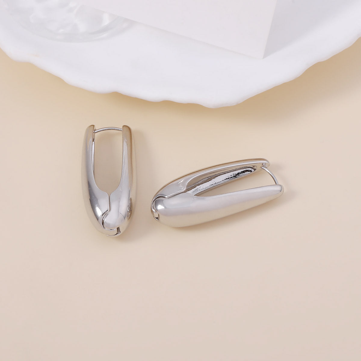 Charming Piece for Any Occasion