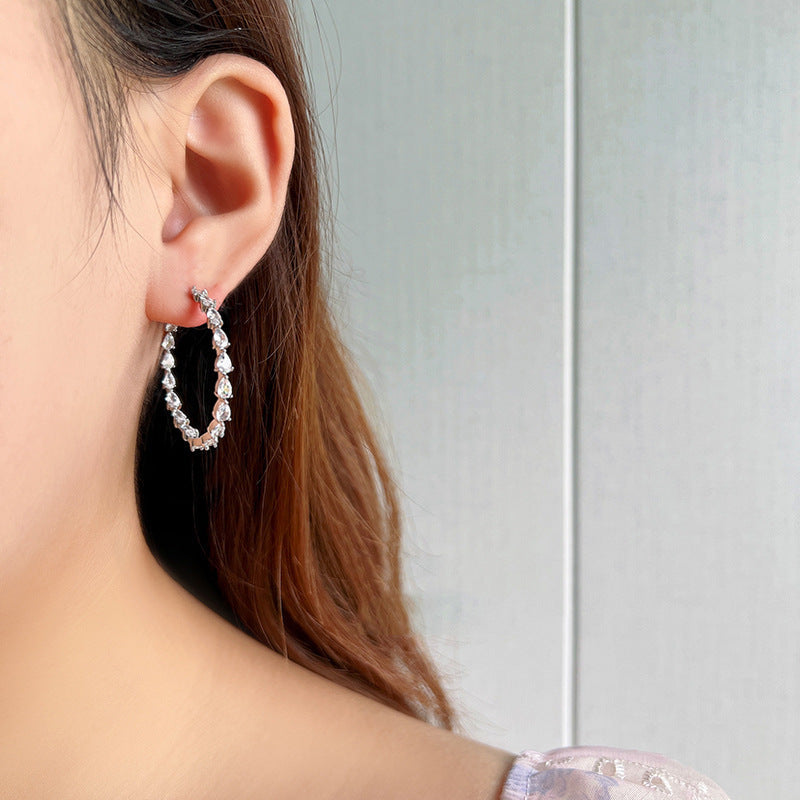 Charming Earring for Any Occasion