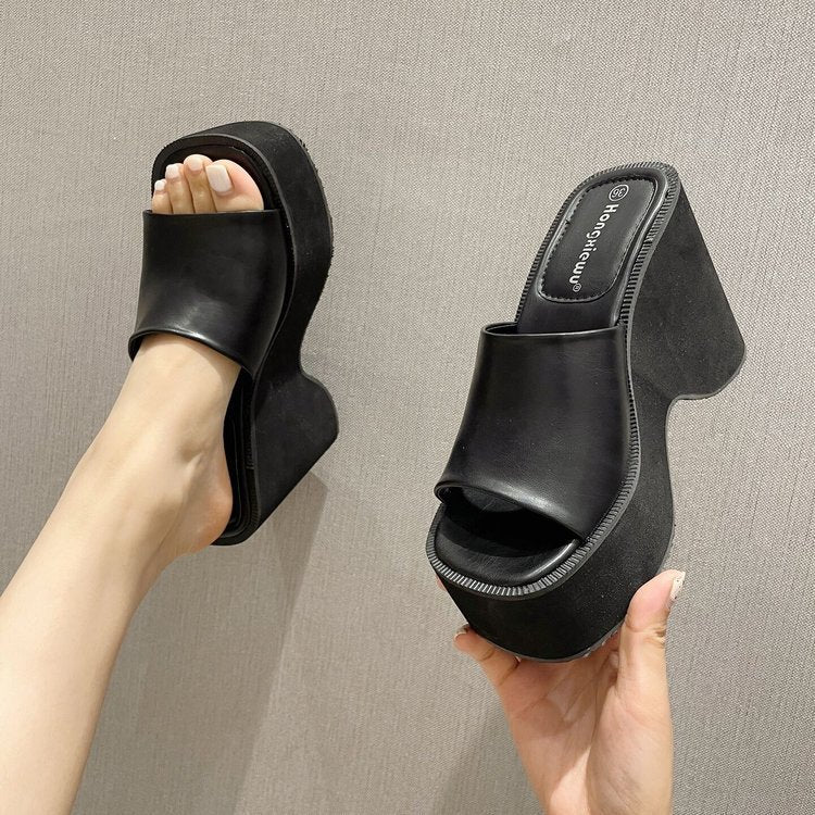 Graceful Orthopedic Sandals for Modern Look