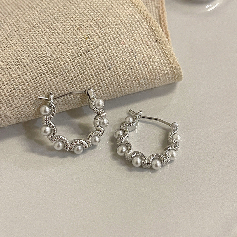 Romantic Pearl Earring for Special Moments