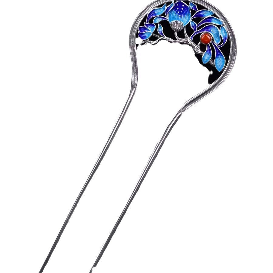 Classic Silver Piece with Timeless Appeal