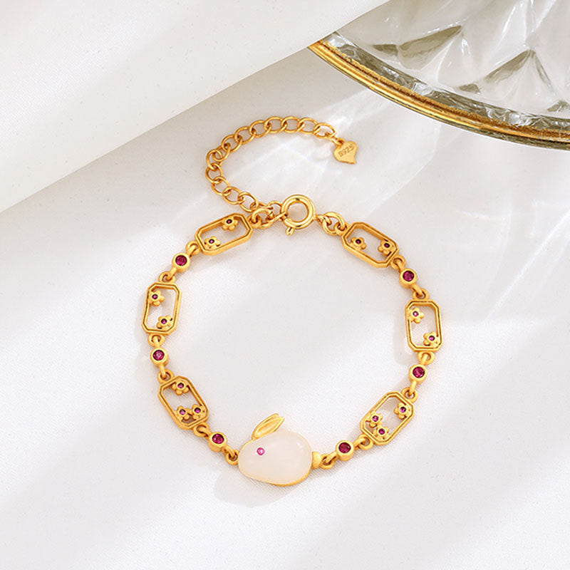 Classic Silver Bracelet with Timeless Appeal