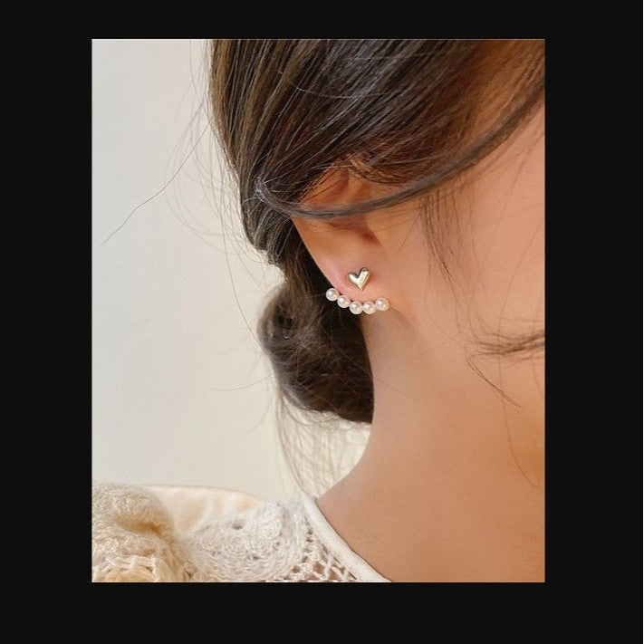 Charming Silver Earring for Any Occasion