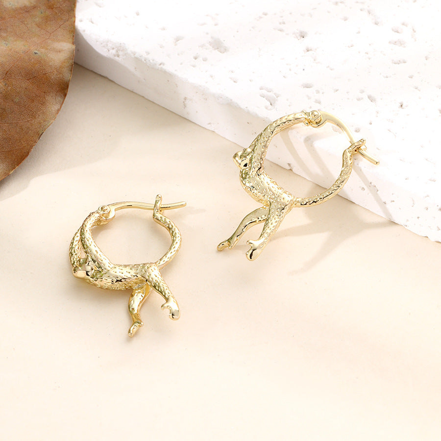 Charming Silver Earring for Any Occasion