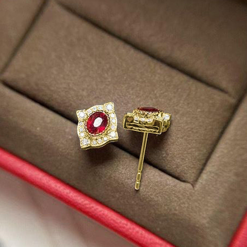Charming Earring for Any Occasion
