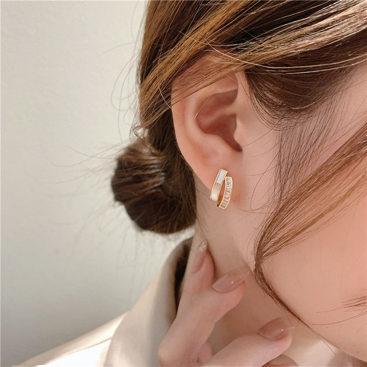 Romantic Silver Earring for Special Moments
