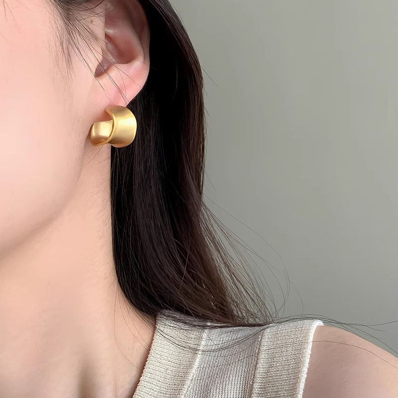 Charming Earring for Any Occasion