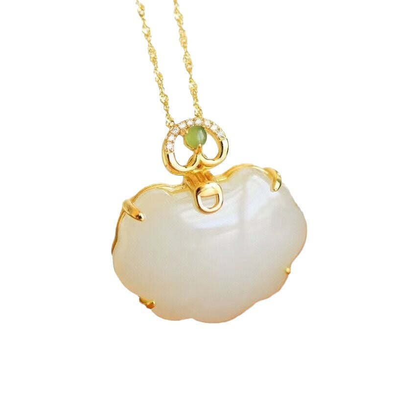 Romantic Gold Necklace for Special Moments