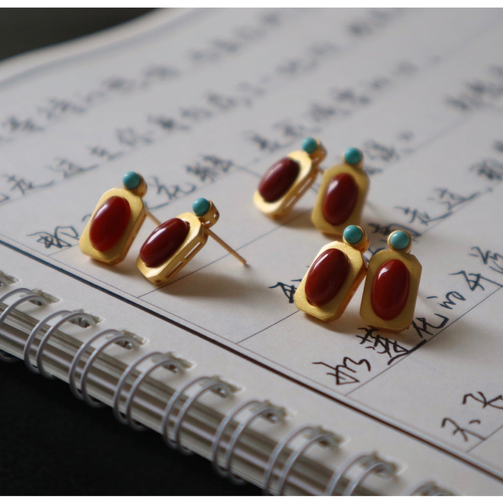 Romantic Gold Earring for Special Moments