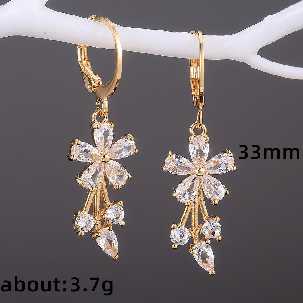 Charming Earring for Any Occasion