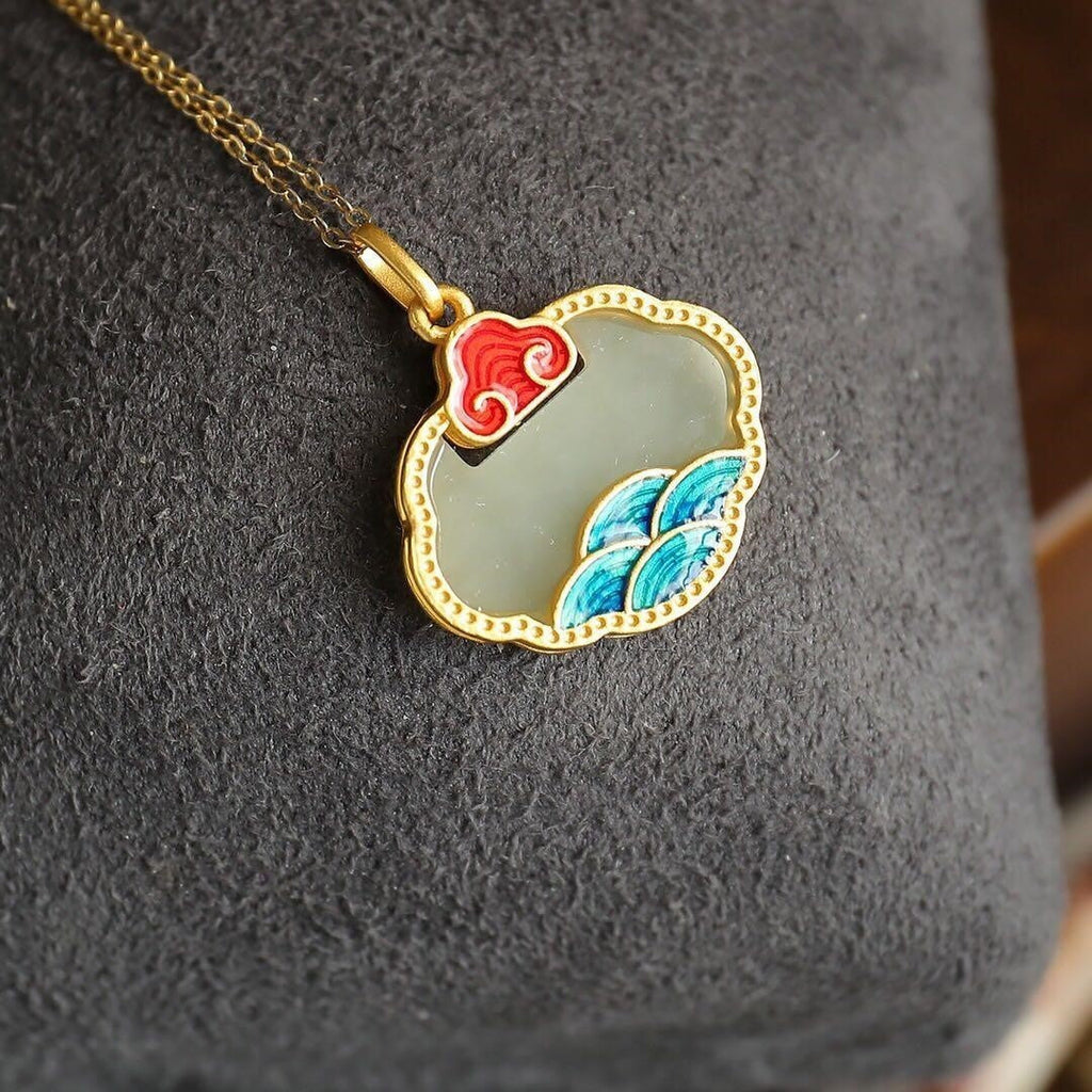Charming Gold Necklace for Any Occasion
