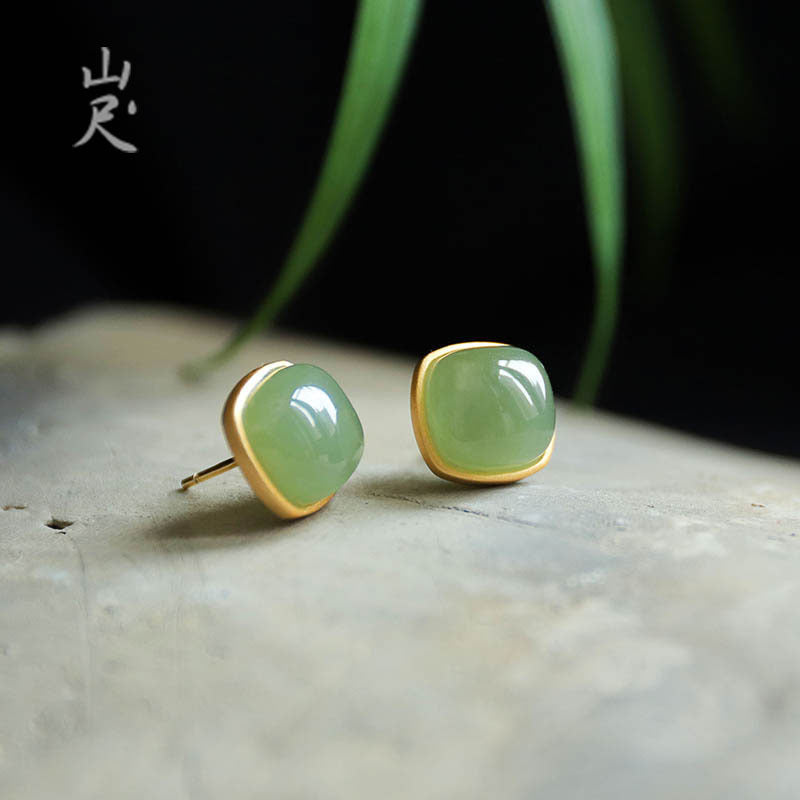 Elegant Gold Earring for Every Occasion