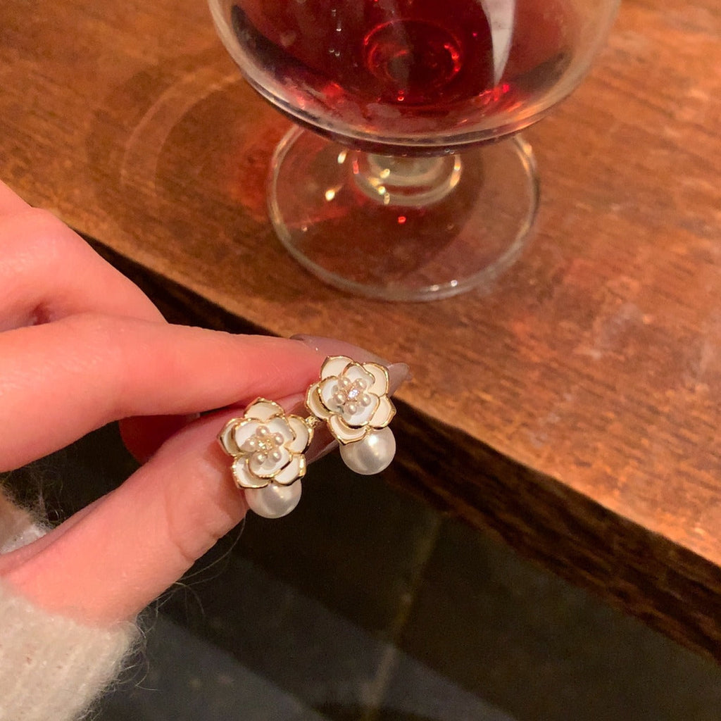 Romantic Pearl Piece for Special Moments