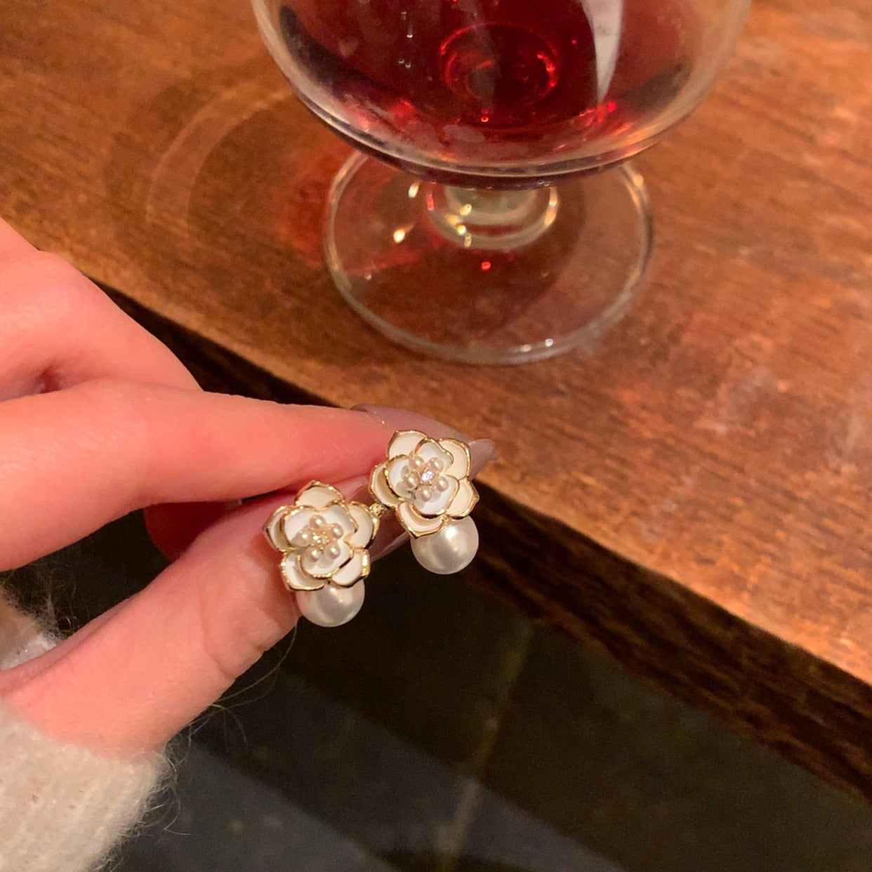 Romantic Pearl Piece for Special Moments