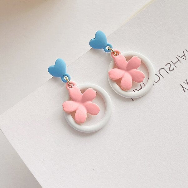 Charming Earring for Any Occasion