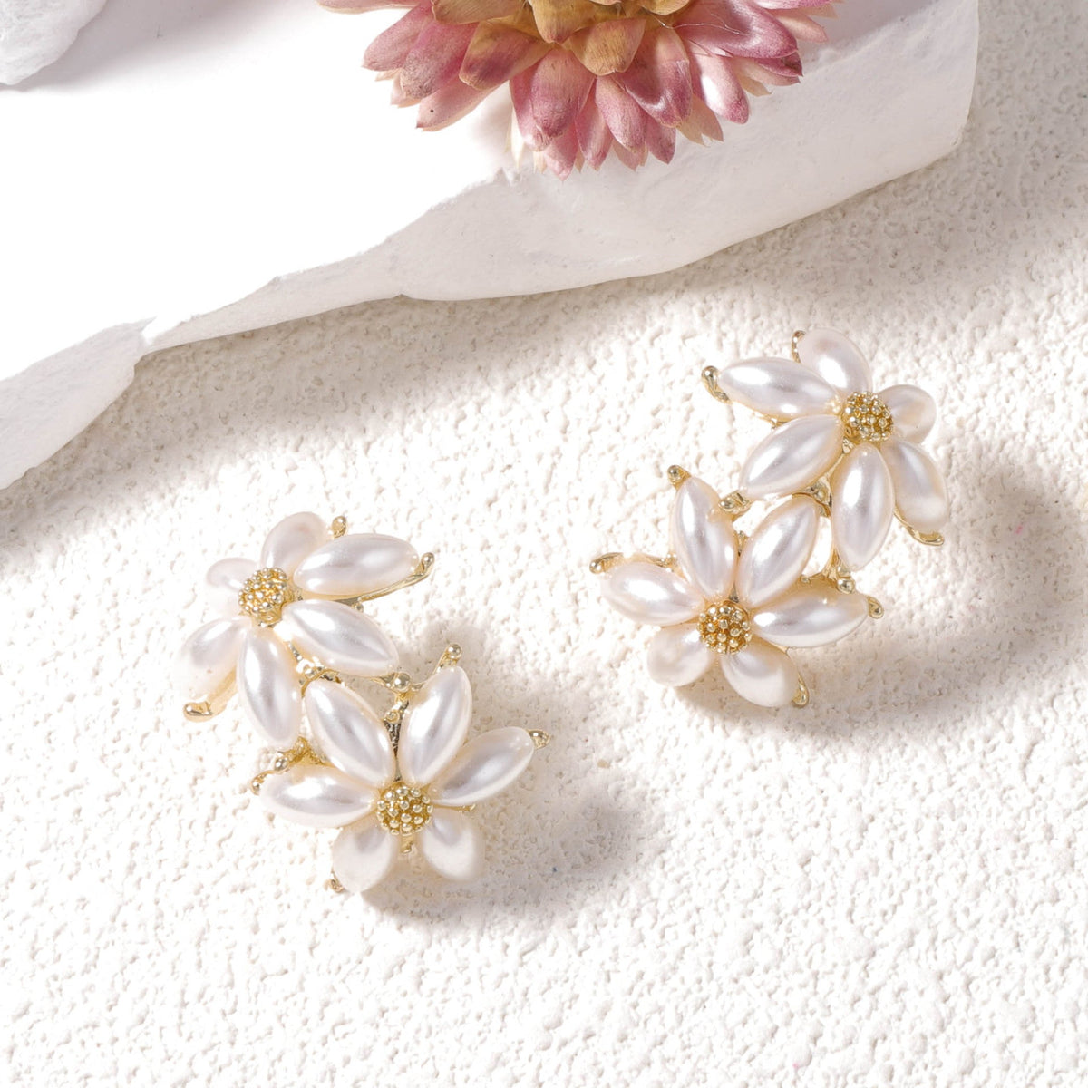 Romantic Pearl Earring for Special Moments