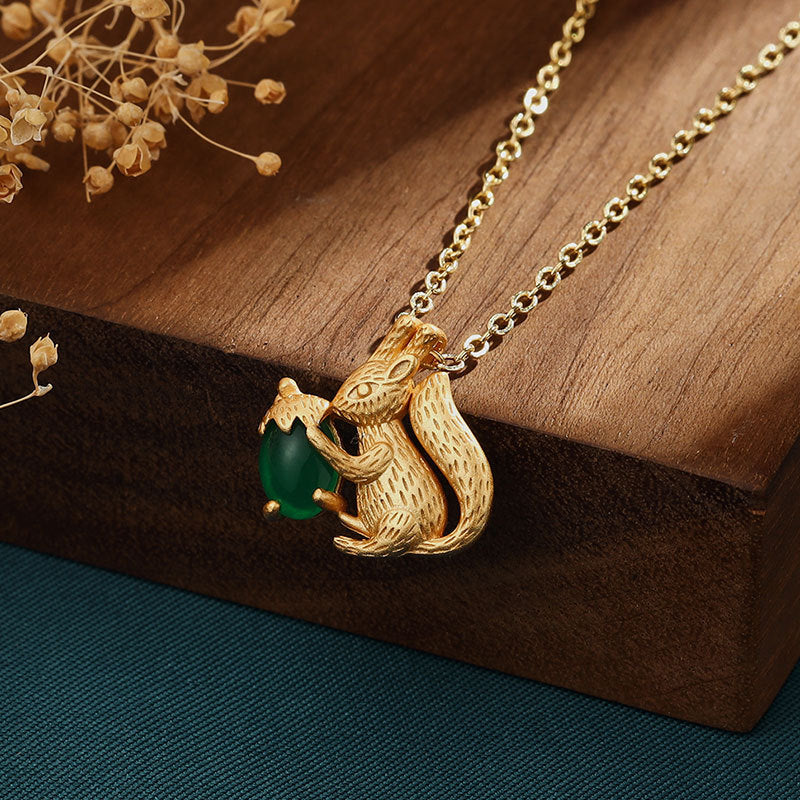 Romantic Gold Necklace for Special Moments