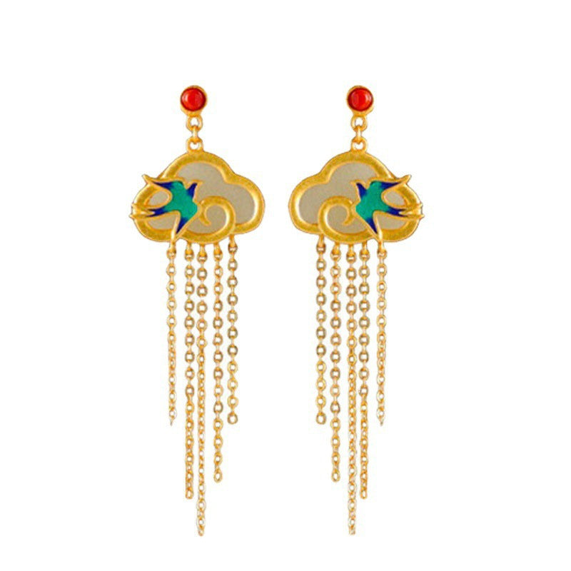 Classic Gold Earring with Timeless Appeal