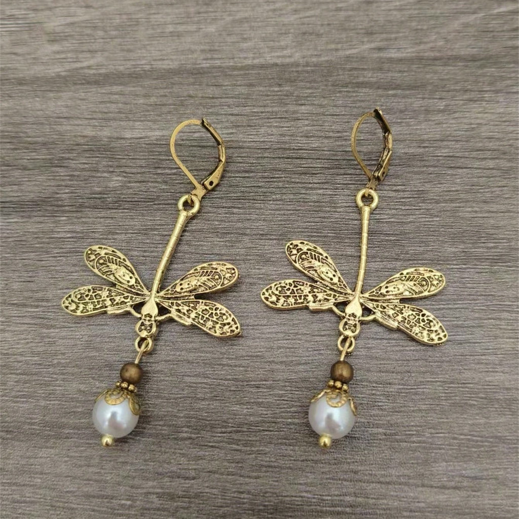 Beautiful Pearl Earring with Unique Style
