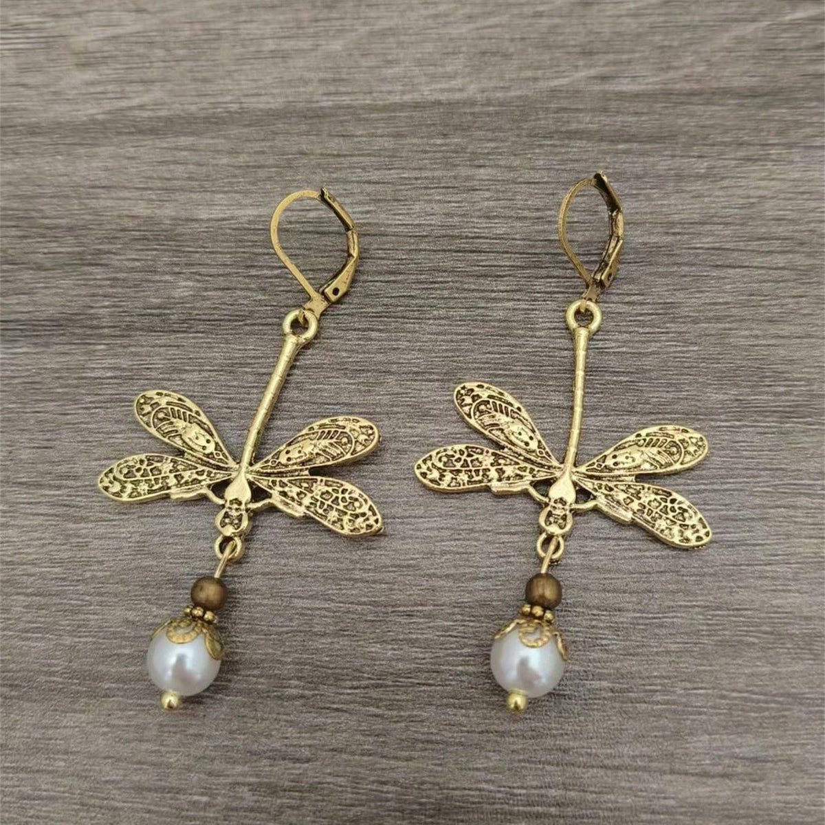 Beautiful Pearl Earring with Unique Style
