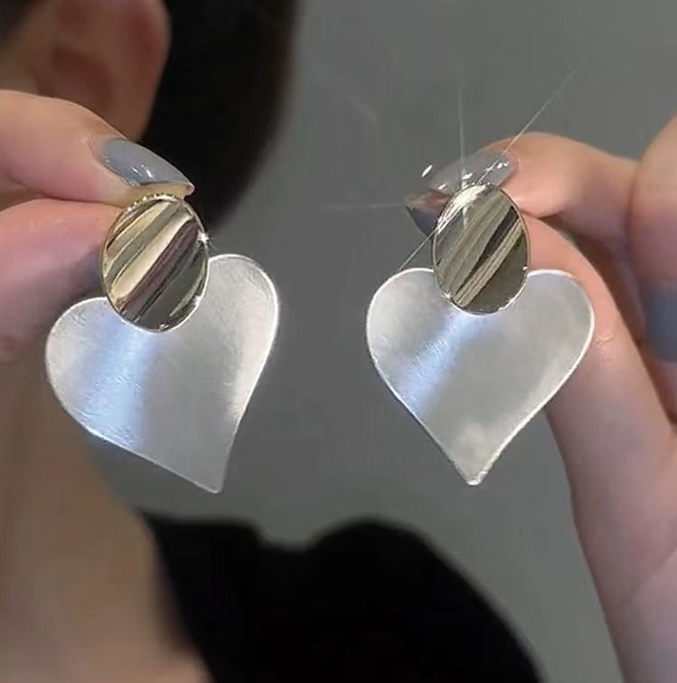 Romantic Earring for Special Moments