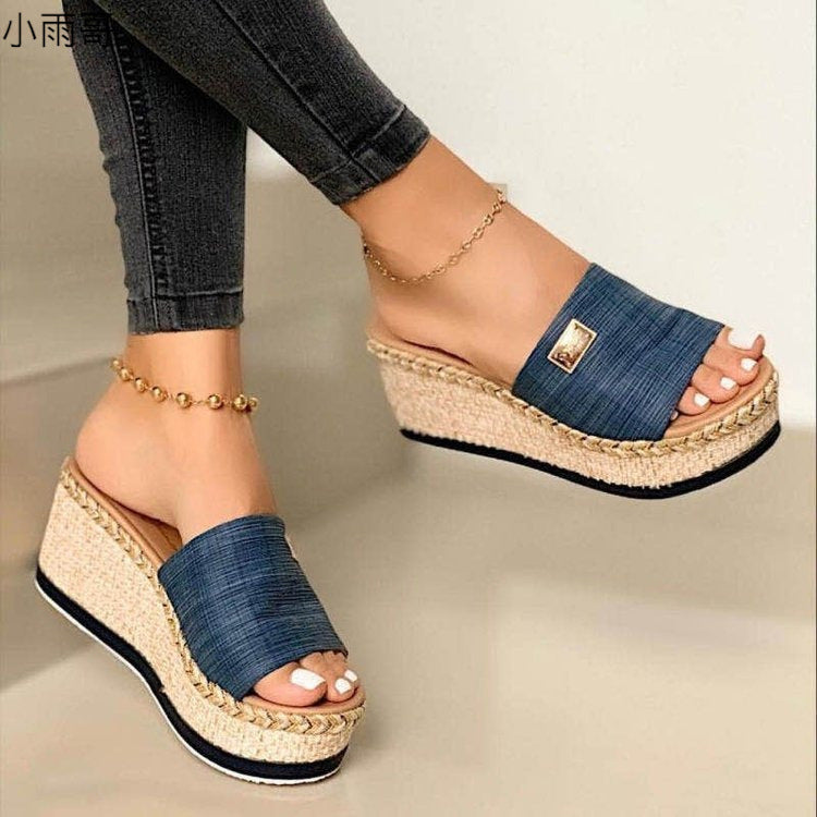 Graceful Orthopedic Sandals for Modern Look