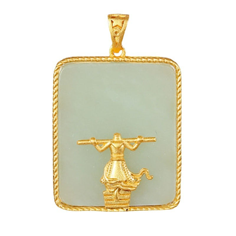 Classic Gold Pendant with Timeless Appeal