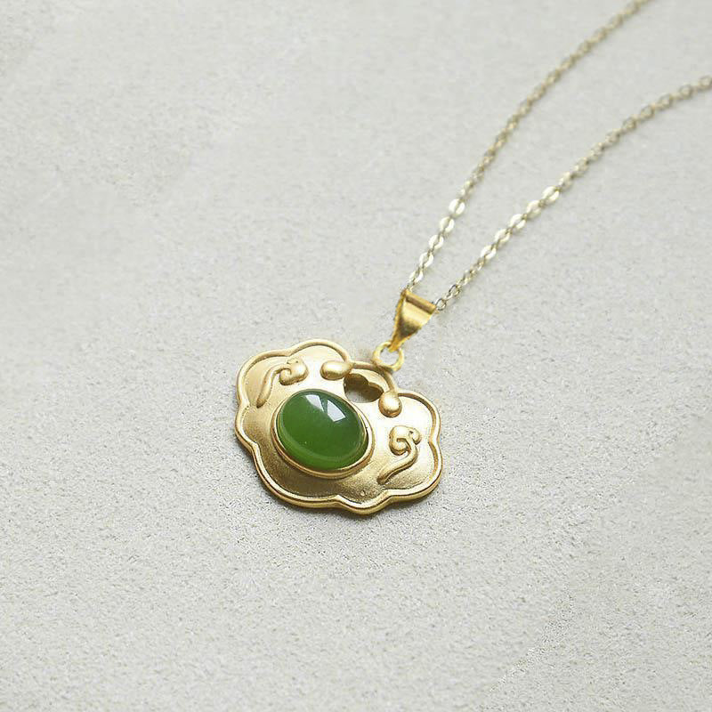 Romantic Silver Necklace for Special Moments