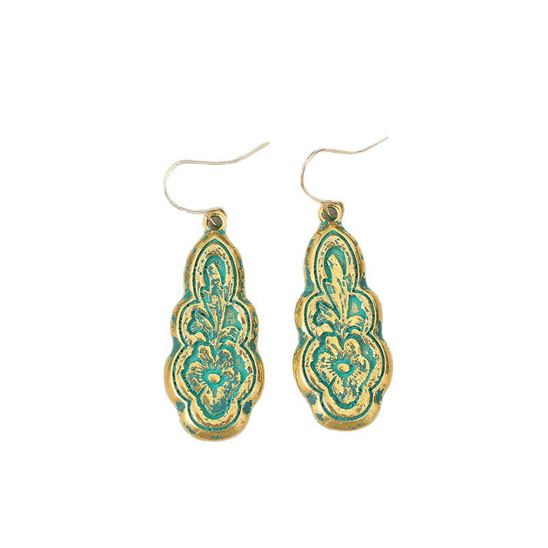 Charming Earring for Any Occasion