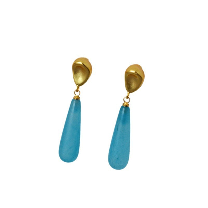 Classic Gold Earring with Timeless Appeal