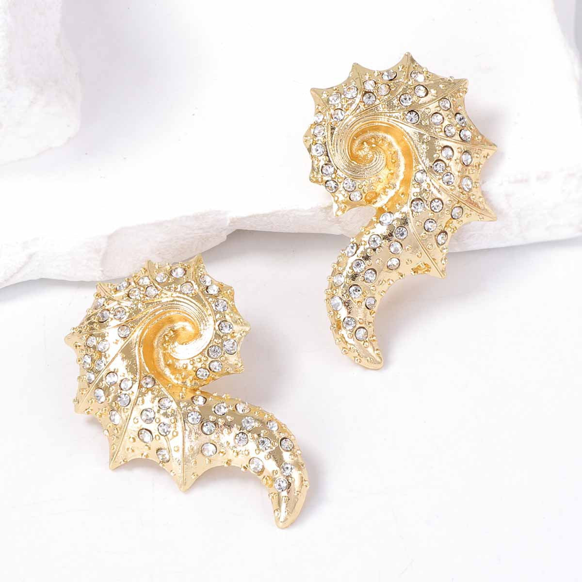 Charming Earring for Any Occasion