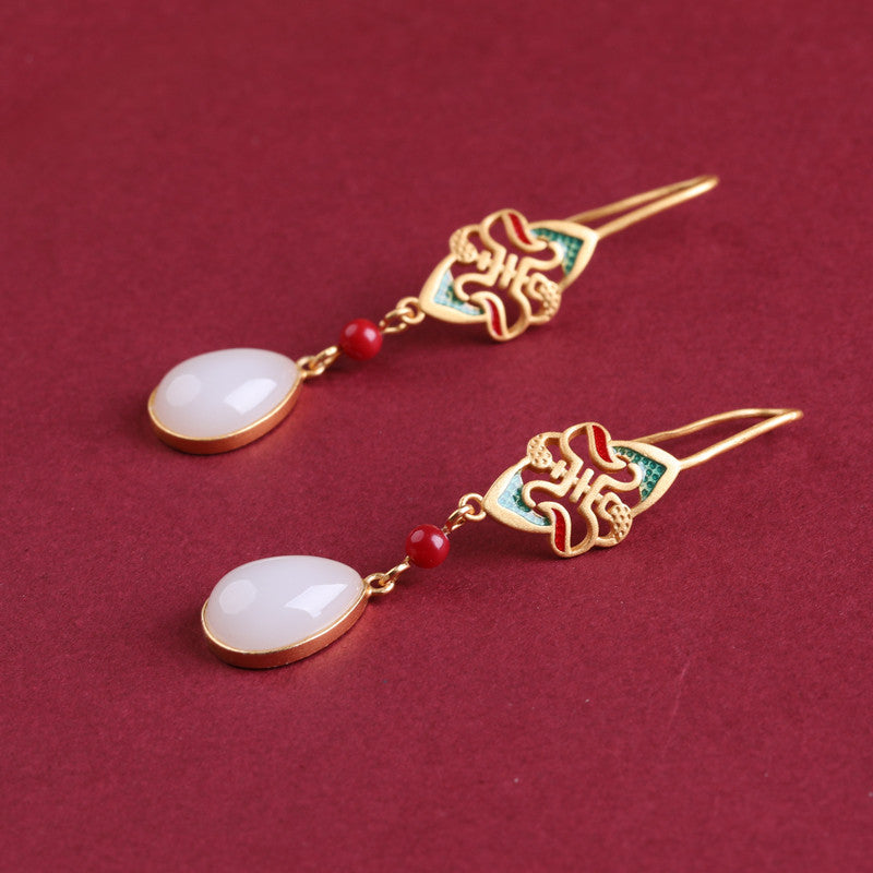 Classic Gold Earring with Timeless Appeal