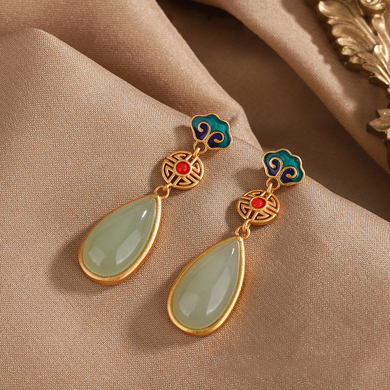 Charming Earring for Any Occasion