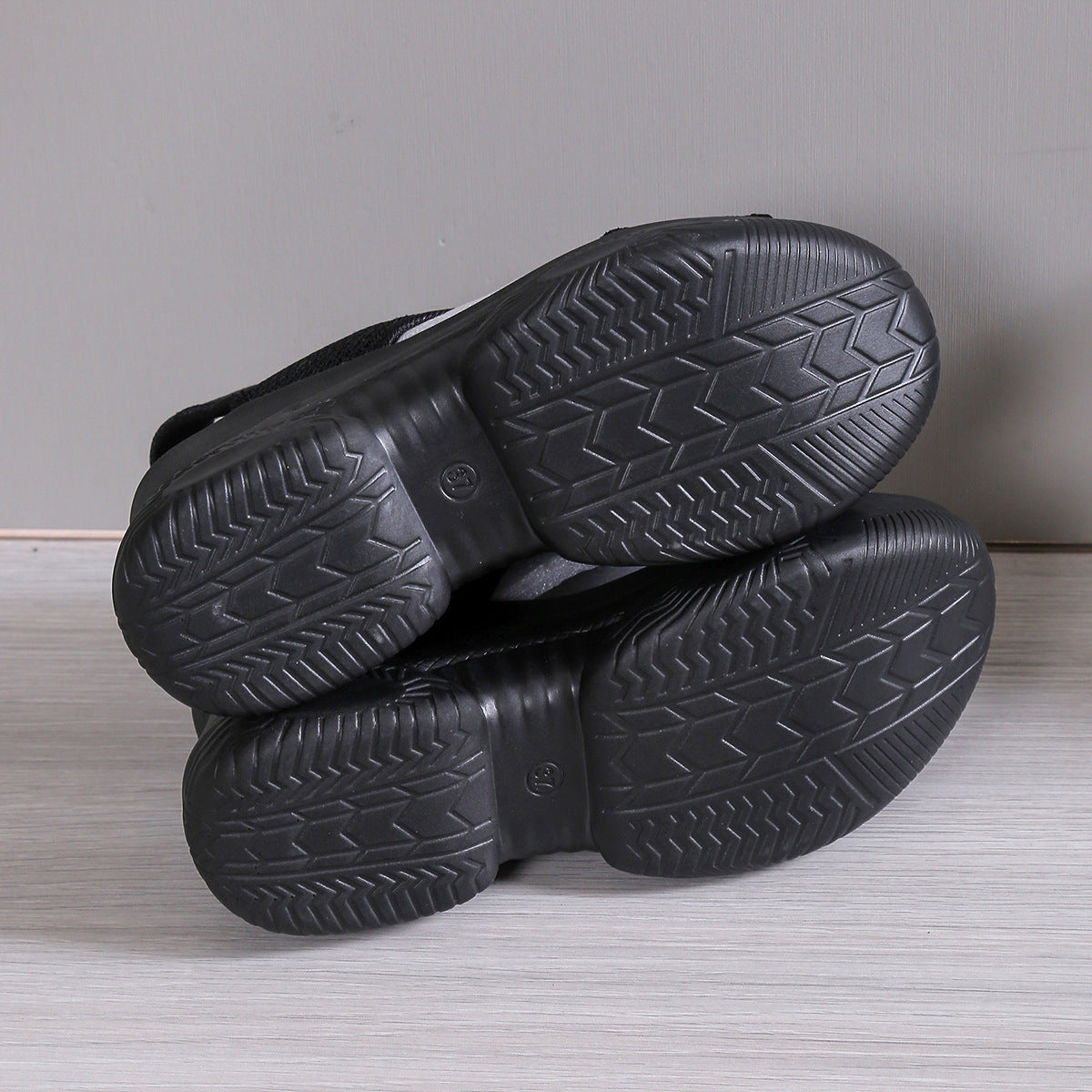 Chic Orthopedic Sandals with Unique Design
