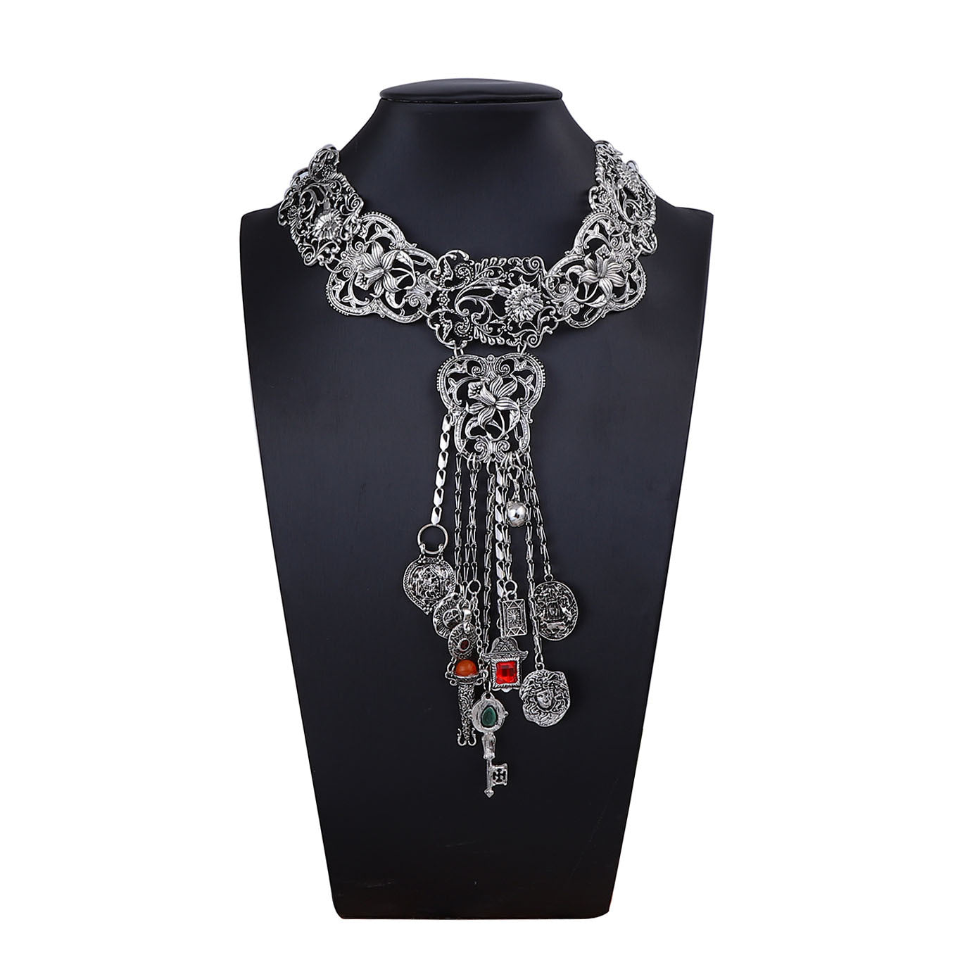 Charming Silver Necklace for Any Occasion