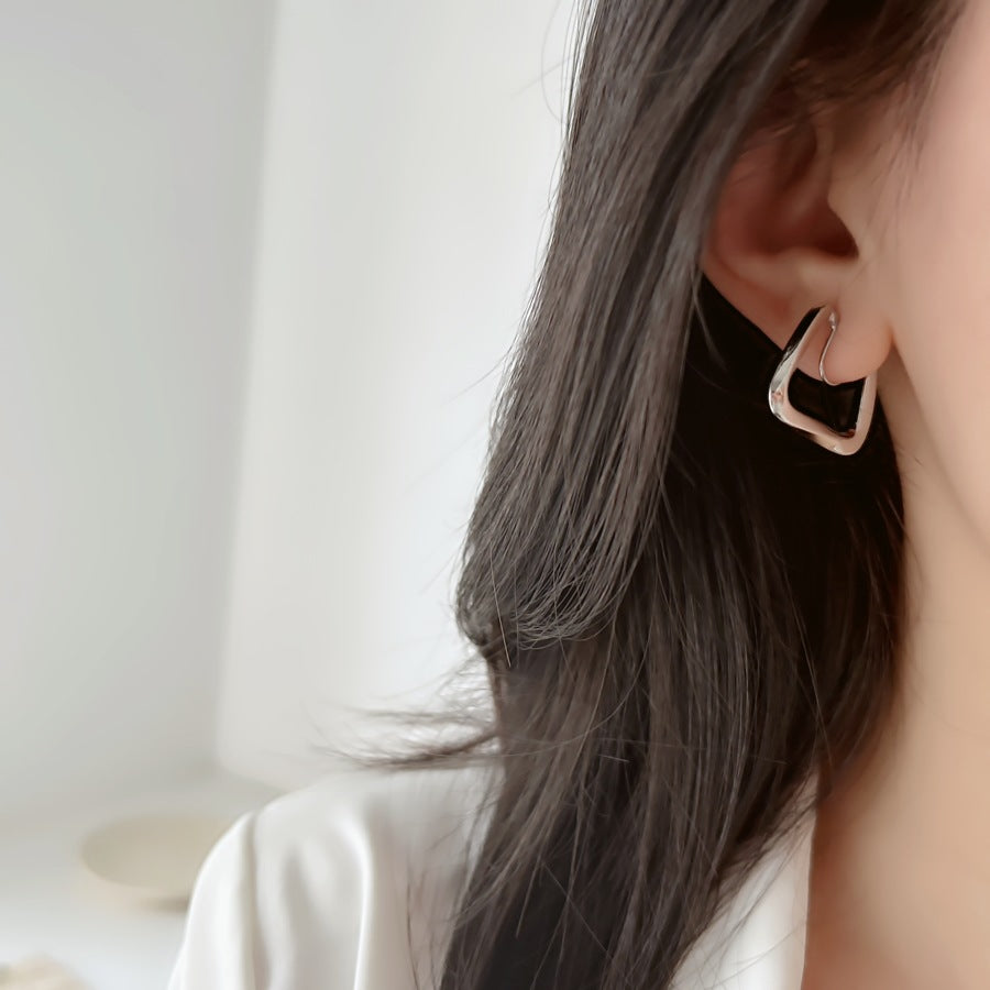 Elegant Silver Earring for Every Occasion