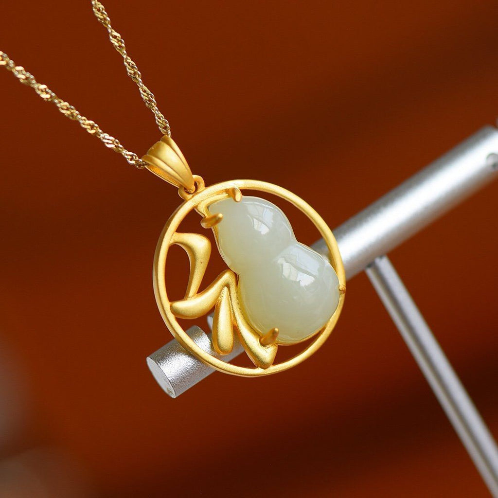 Romantic Silver Necklace for Special Moments