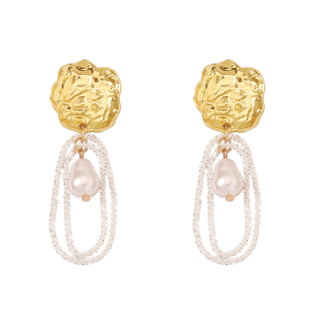 Charming Pearl Earring for Any Occasion