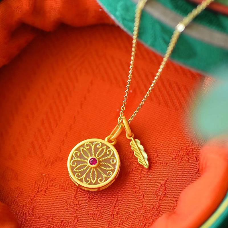 Charming Gold Necklace for Any Occasion