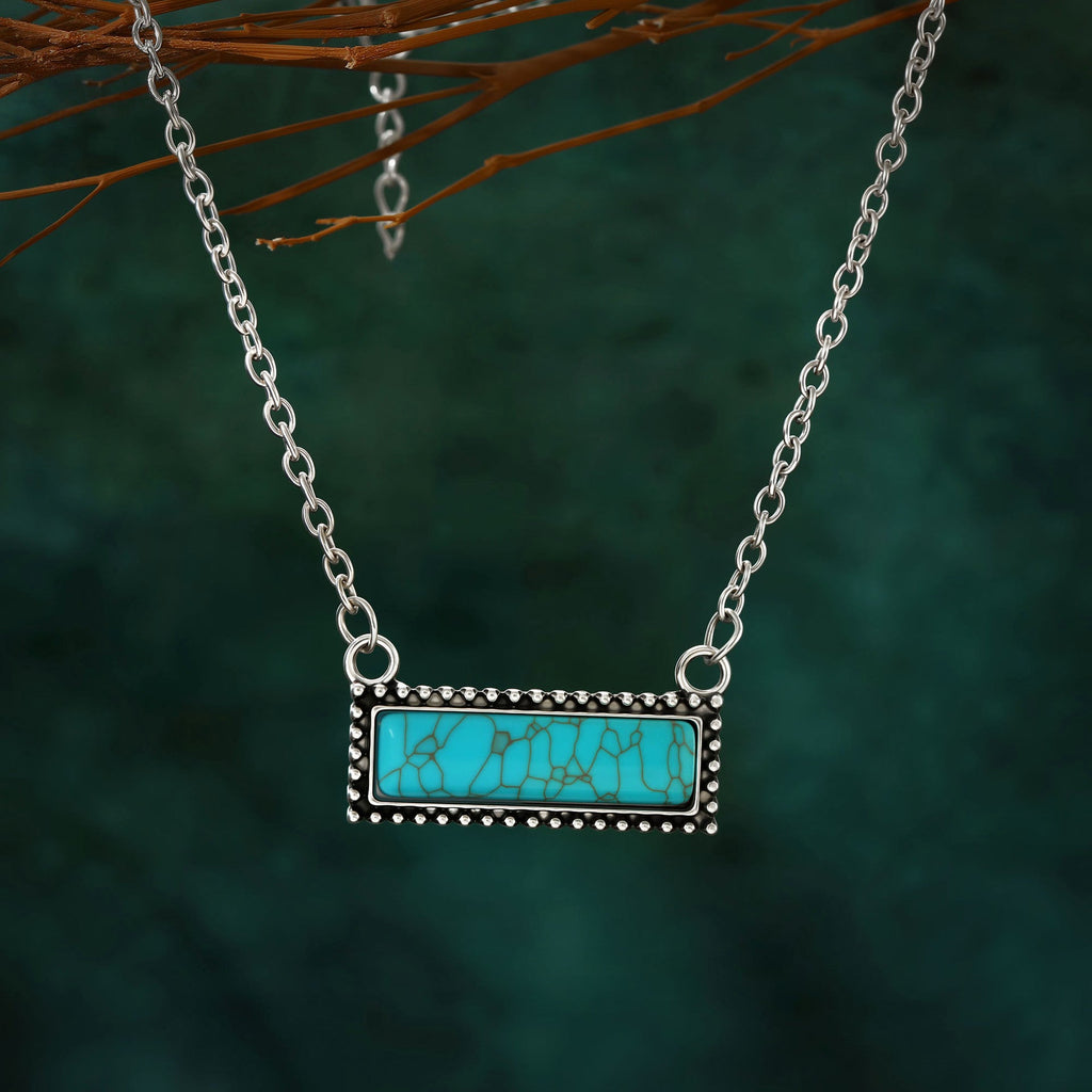 Charming Piece for Any Occasion