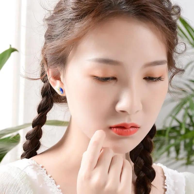 Romantic Silver Earring for Special Moments