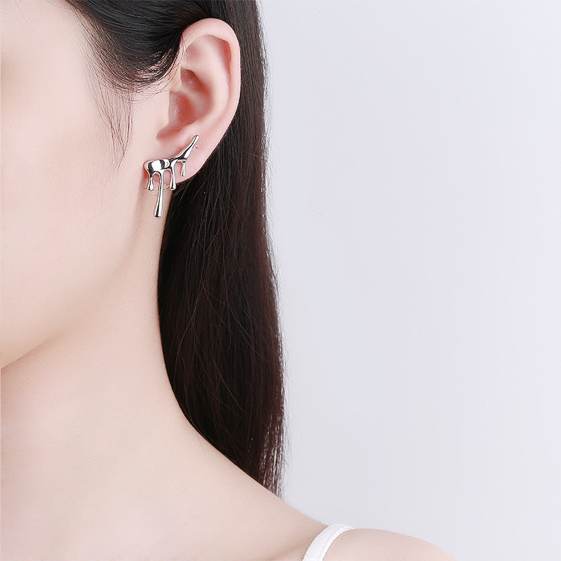 Romantic Gold Earring for Special Moments
