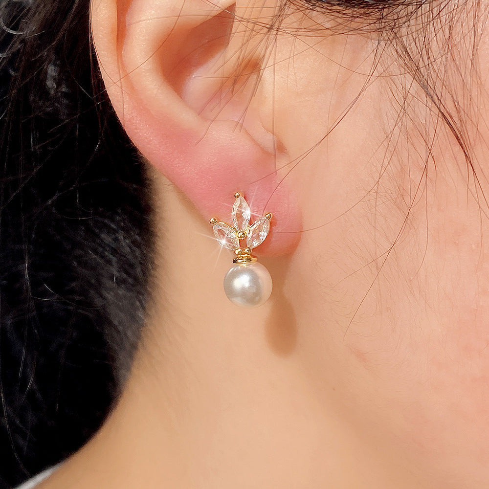 Classic Pearl Set with Timeless Appeal