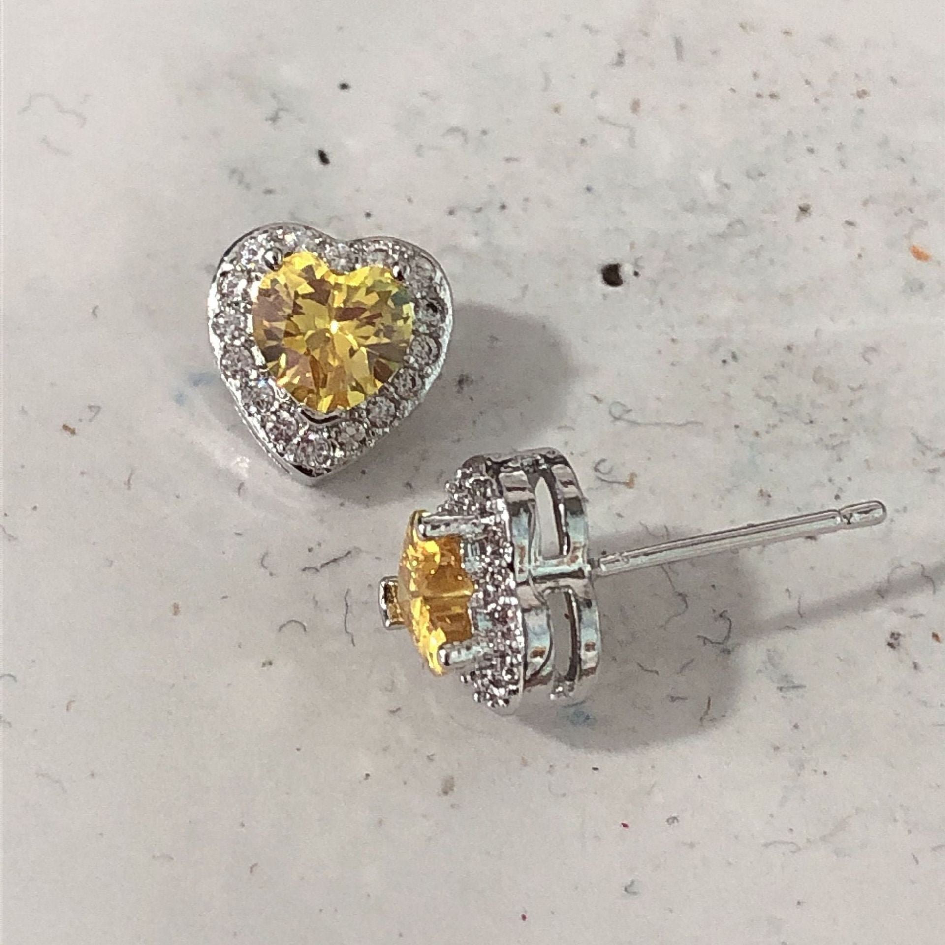 Charming Earring for Any Occasion
