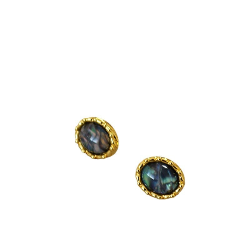 Romantic Gold Earring for Special Moments