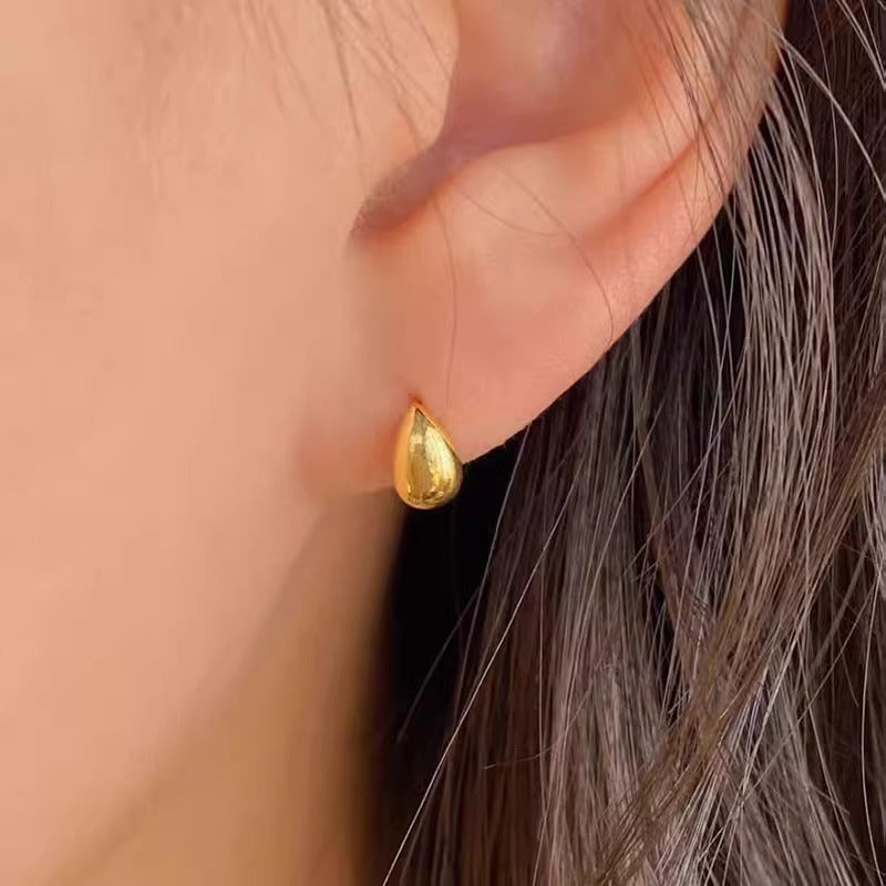 Romantic Gold Earring for Special Moments
