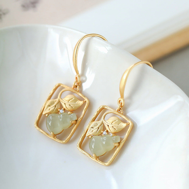 Charming Gold Earring for Any Occasion