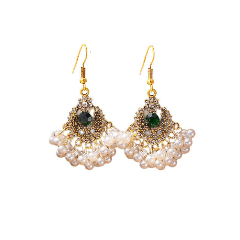 Romantic Pearl Earring for Special Moments